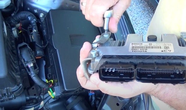 Motor beyni değişimi ve ECU sökme işlemi