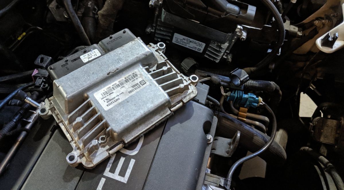Motor beyni resetleme işlemi için ECU kontrol ünitesi